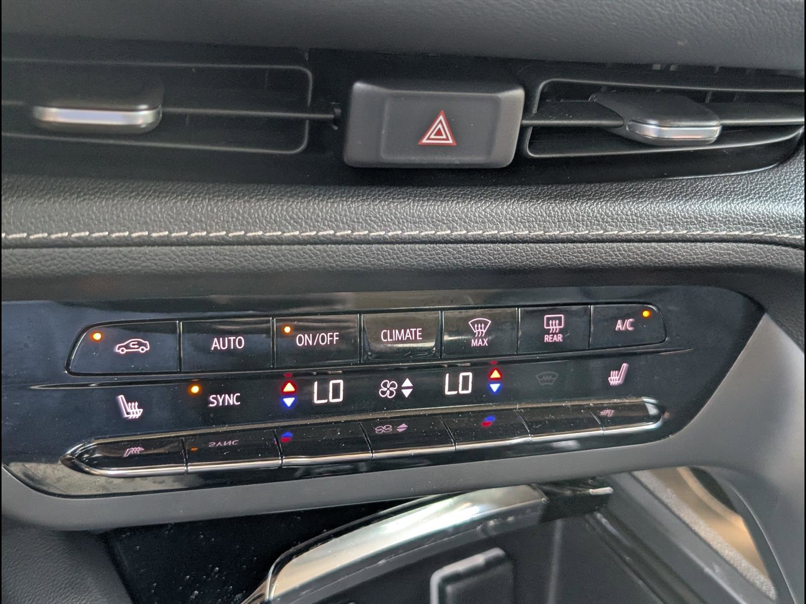 Used 2023 Buick Envision Essence AWD/4WD image 15