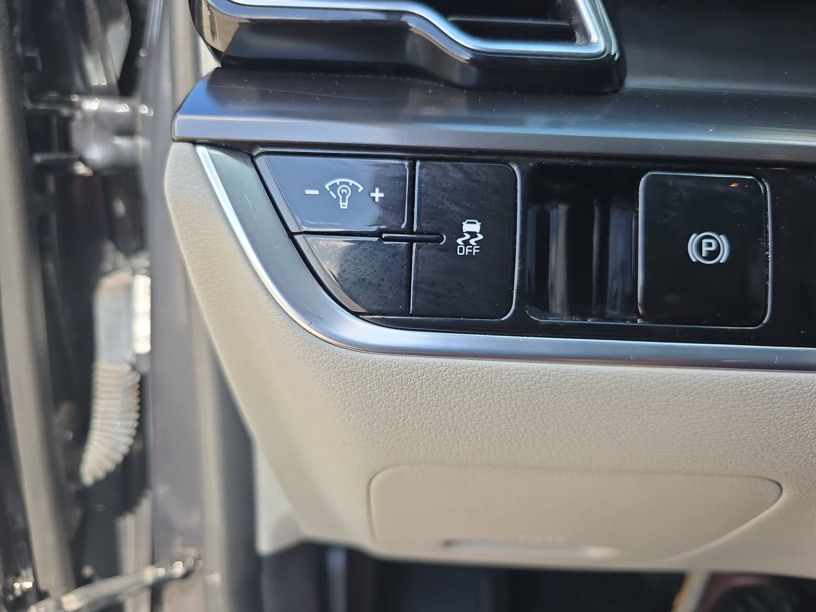 Used 2024 Kia Sportage EX FWD image 25
