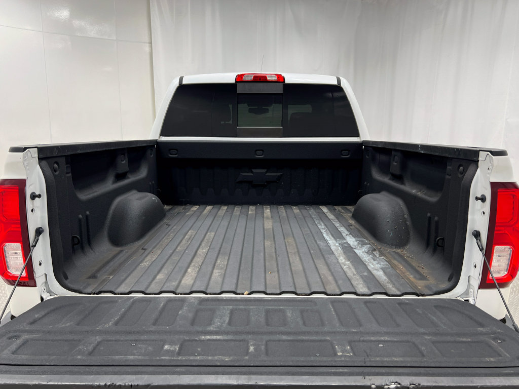 Used 2018 Chevrolet Silverado 1500 LTZ Z71 w/ LTZ Plus Package AWD/4WD image 29
