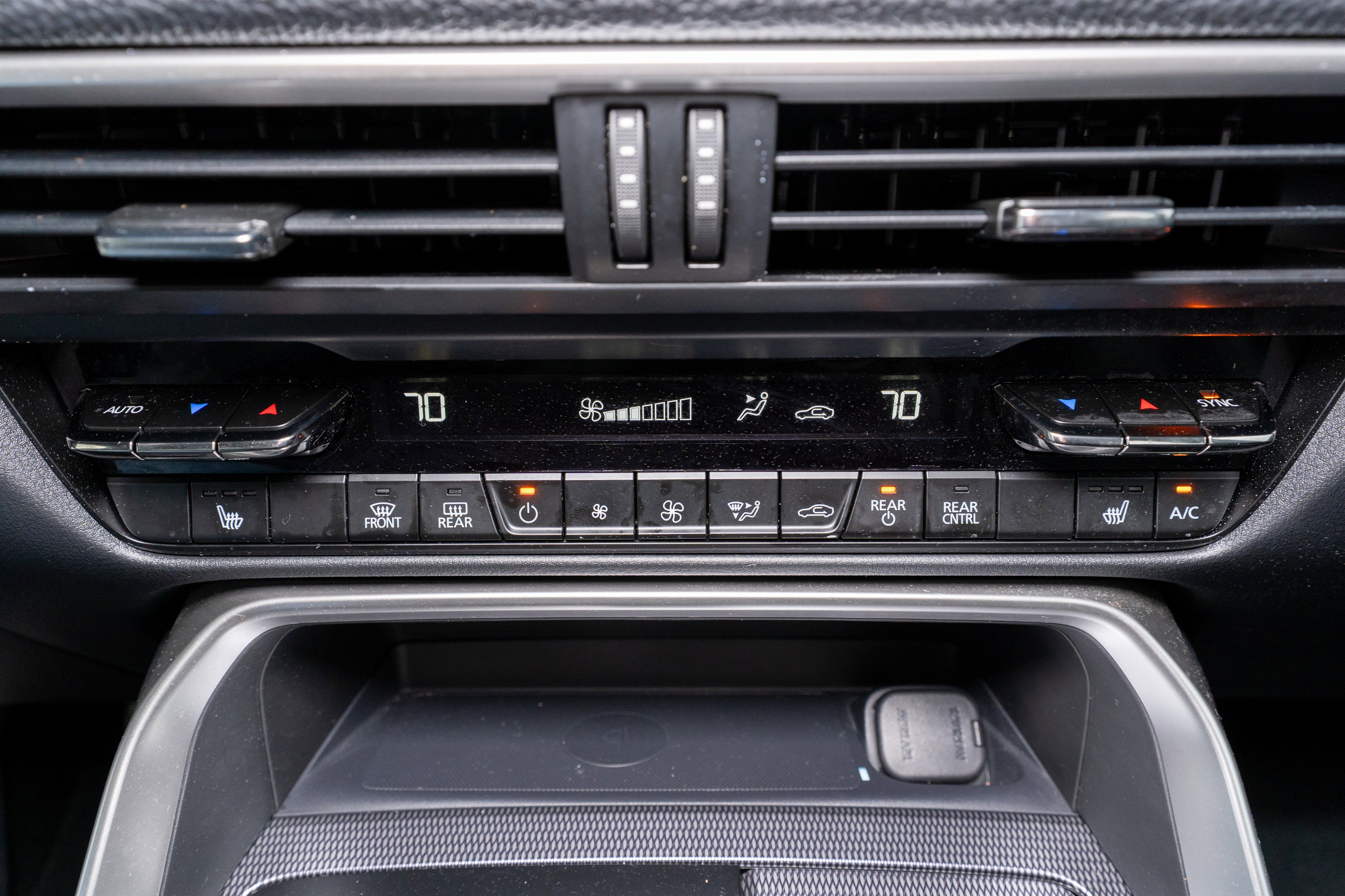 Used 2024 MAZDA CX-90 Plug-In Hybrid w/ Premium Pkg image 22