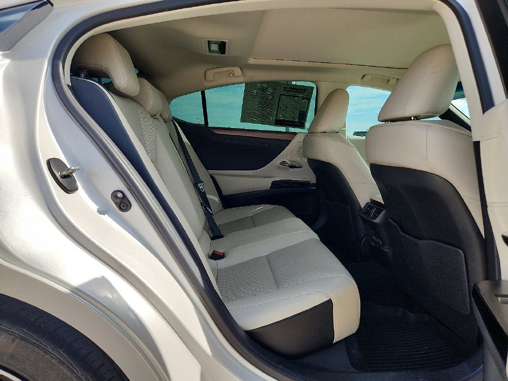 Used 2025 Lexus ES 350 w/ Premium Package FWD image 10