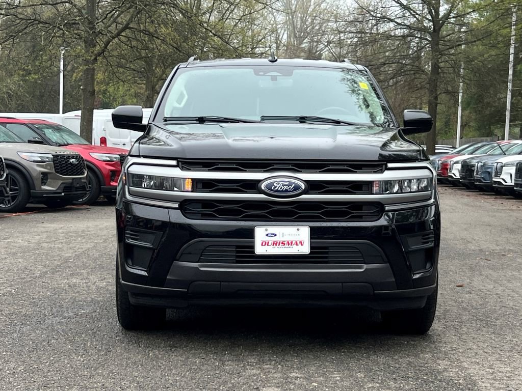 Used 2024 Ford Expedition Max XLT image 2