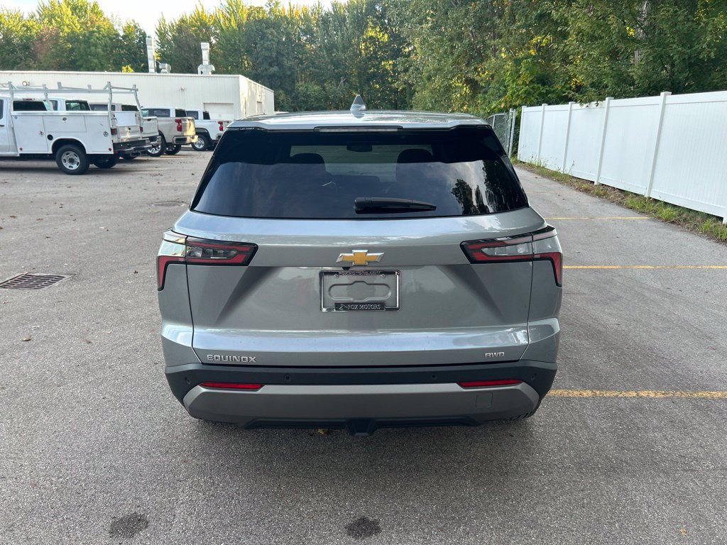 Used 2026 Chevrolet Equinox LT w/ Convenience Package II AWD/4WD image 7
