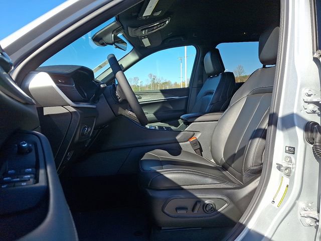 New 2025 Jeep Grand Cherokee Limited w/ Black Appearance Package image 6