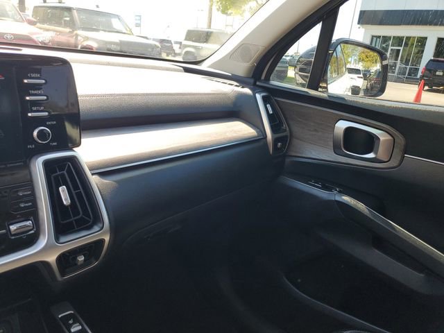 Used 2021 Kia Sorento EX w/ Panoramic Sunroof Package image 25