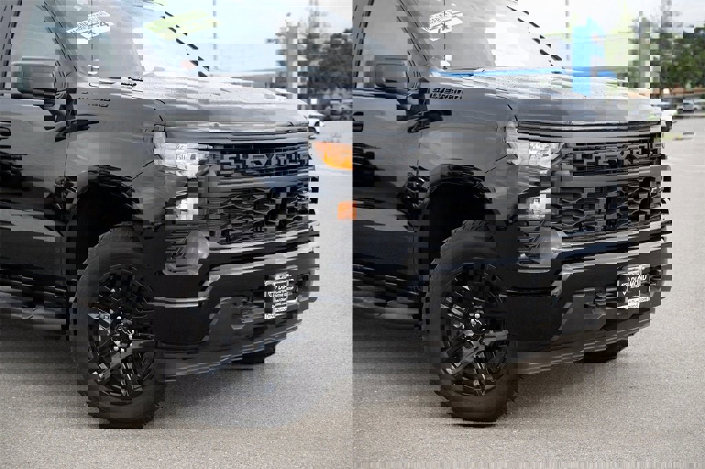 Used 2025 Chevrolet Silverado 1500 Custom w/ Rally Edition image 9