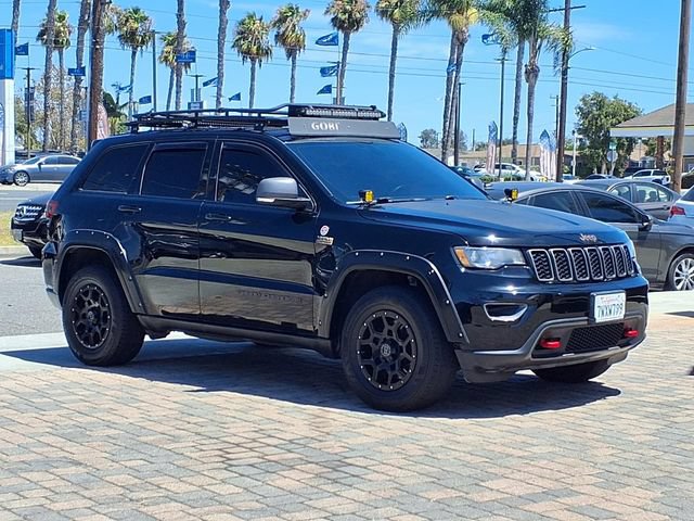 Used 2017 Jeep Grand Cherokee Trailhawk AWD/4WD image 3