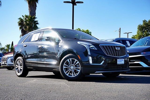 Used 2023 Cadillac XT5 Premium Luxury image 2