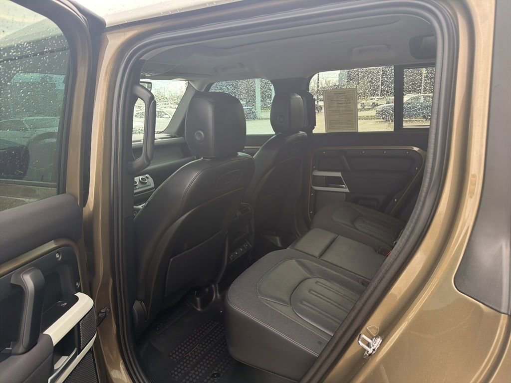 Used 2021 Land Rover Defender 110 SE image 6