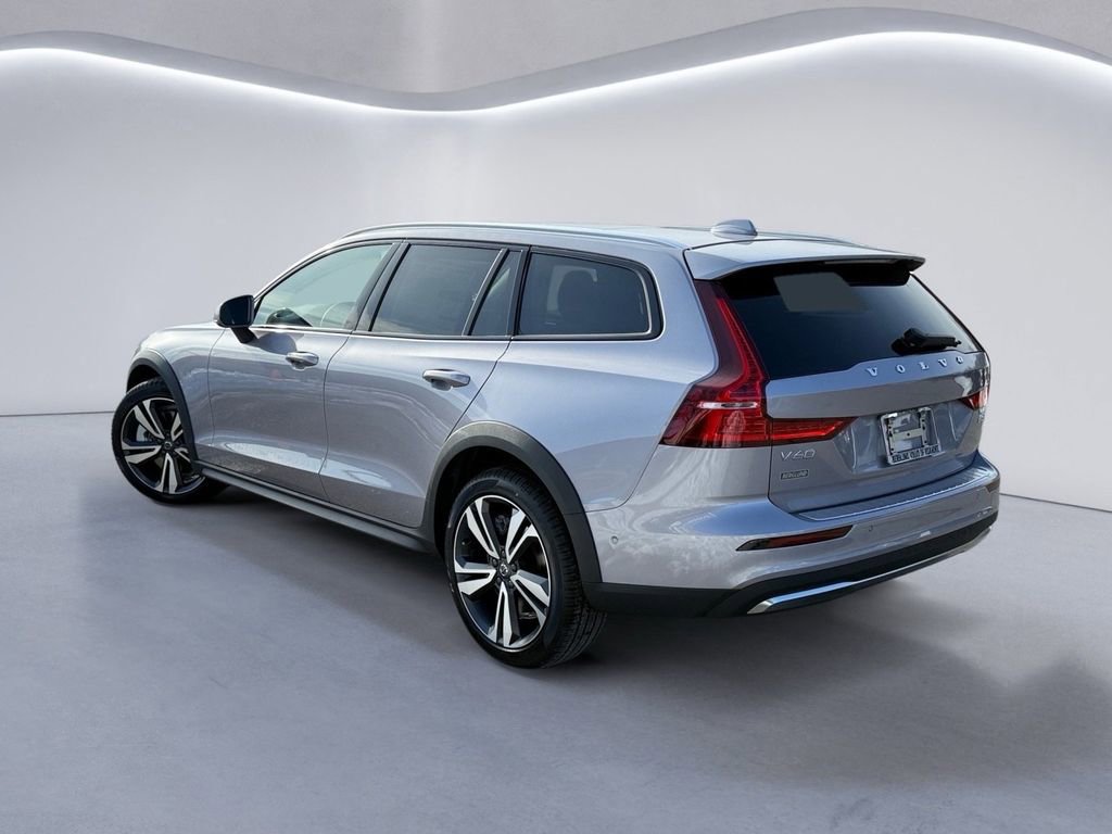 New 2026 Volvo V60 B5 Cross Country Plus w/ Protection Package Premier image 5