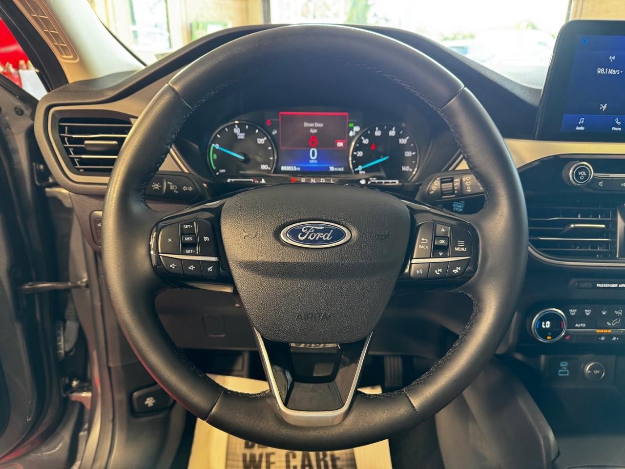 Used 2021 Ford Escape SEL image 18