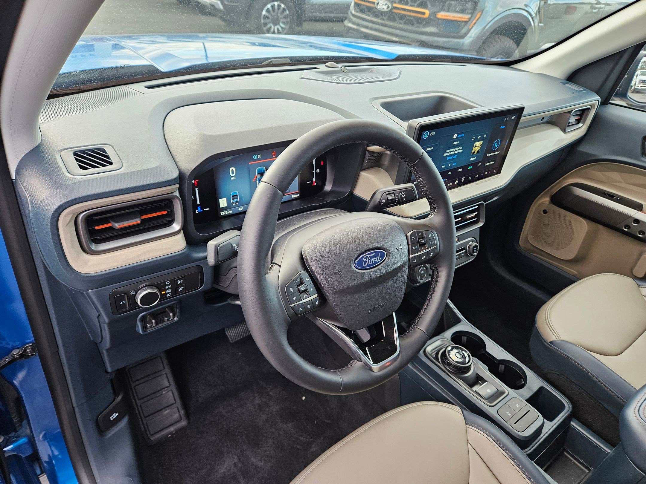 Used 2025 Ford Maverick Lariat w/ 4K Tow Package AWD/4WD image 17