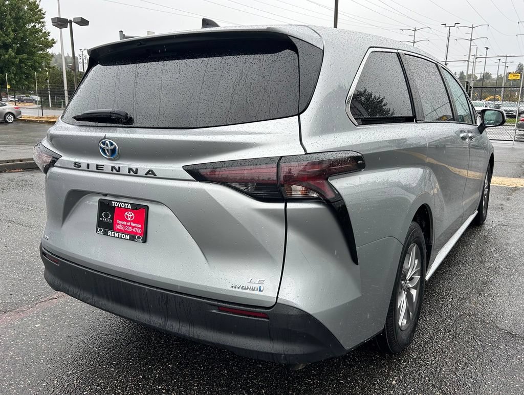 Certified 2024 Toyota Sienna LE AWD/4WD image 6