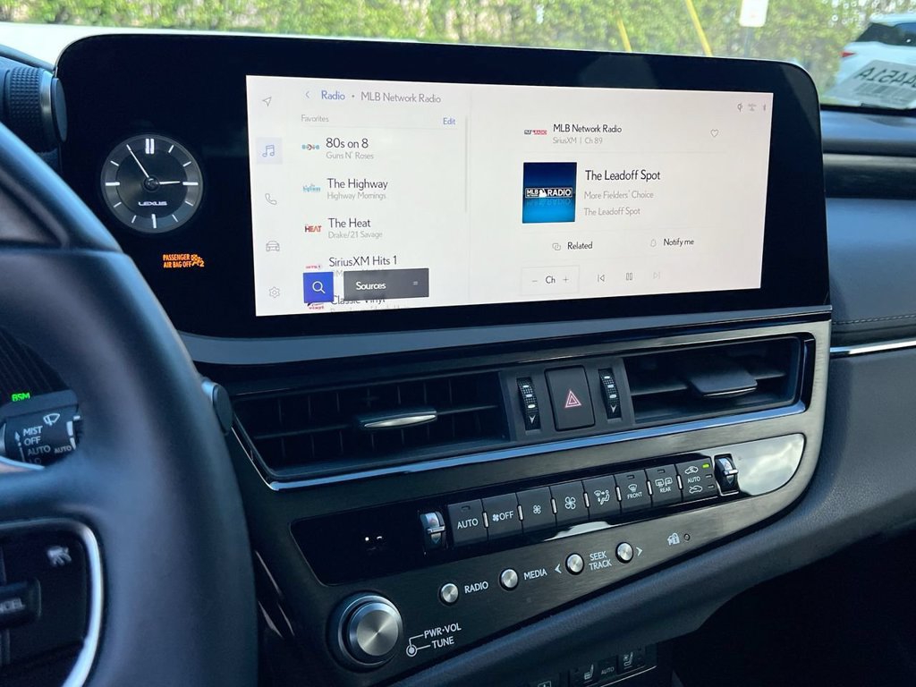 Certified 2024 Lexus ES 300h Ultra Luxury w/ Accessory Package (Z2) FWD image 15