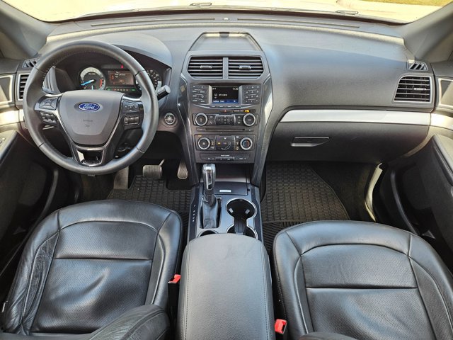 Used 2017 Ford Explorer XLT image 16