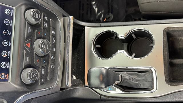 Used 2018 Jeep Grand Cherokee Laredo AWD/4WD image 28