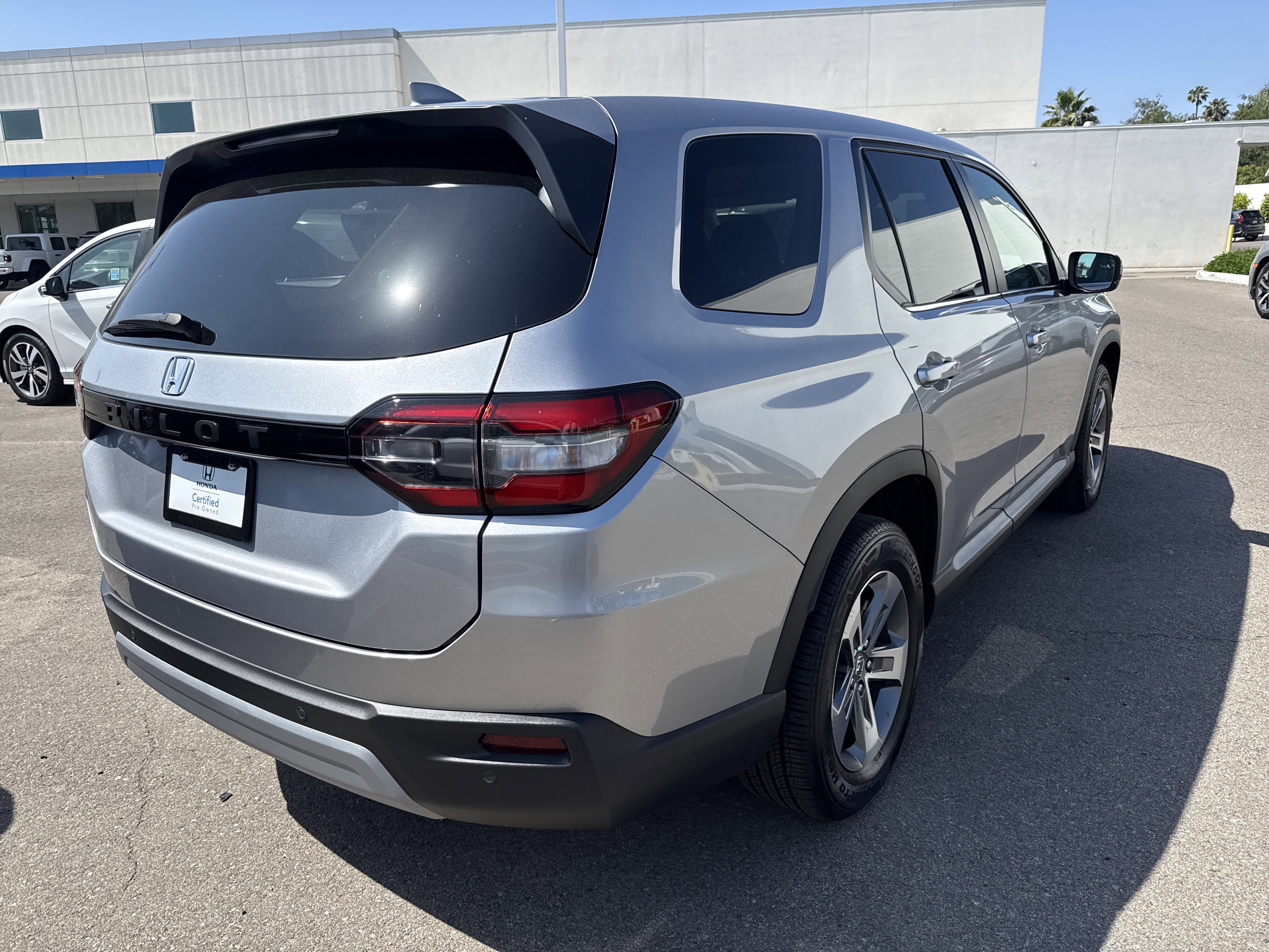 Certified 2025 Honda Pilot EX-L image 6
