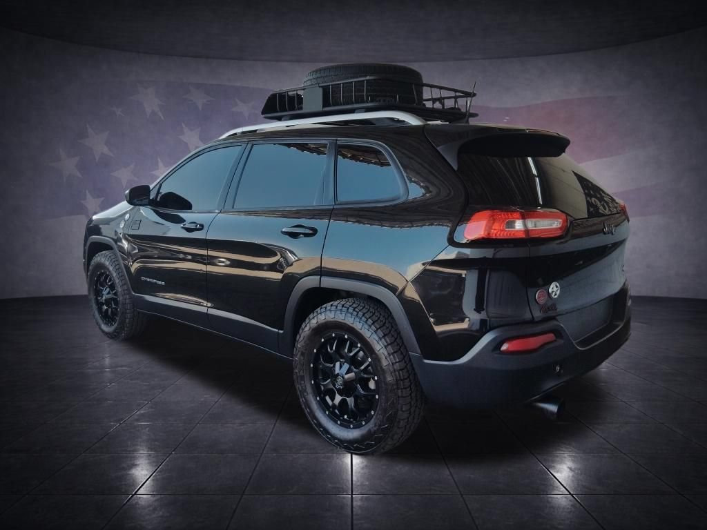 Used 2016 Jeep Cherokee Latitude w/ Comfort & Sound Group FWD image 3
