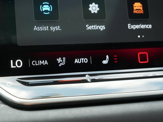 Certified 2026 Volkswagen Tiguan SE AWD/4WD image 31