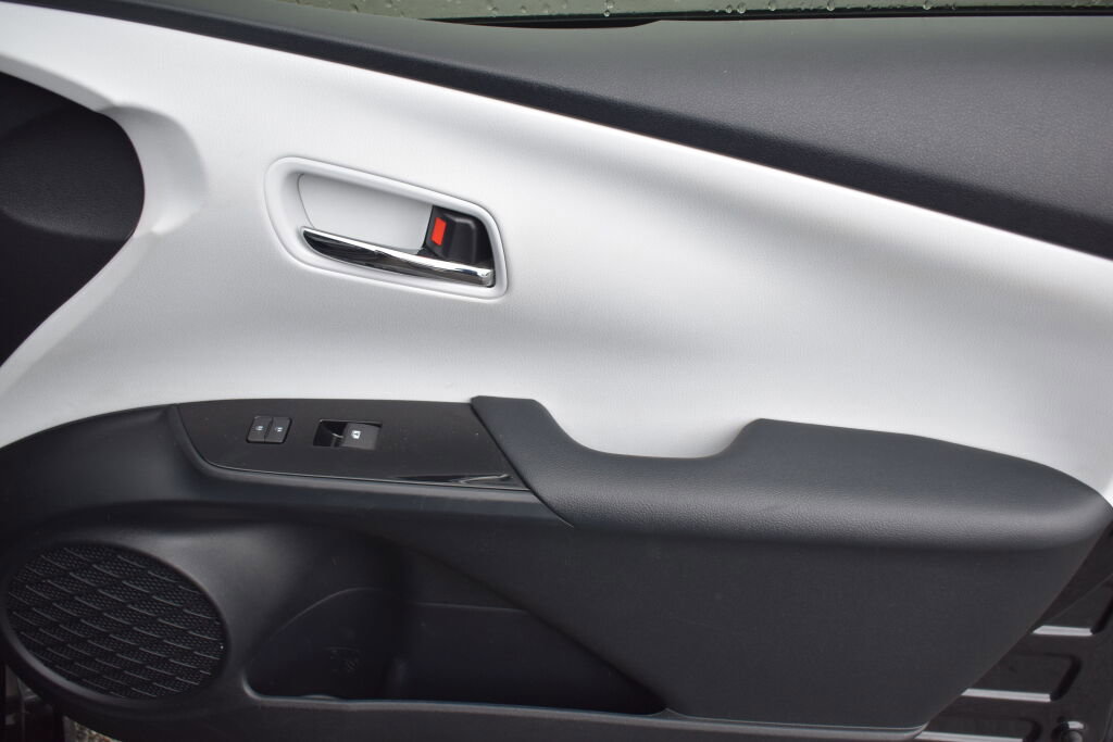Used 2017 Toyota Prius Two w/ Prius Two Safety Plus Package FWD image 24