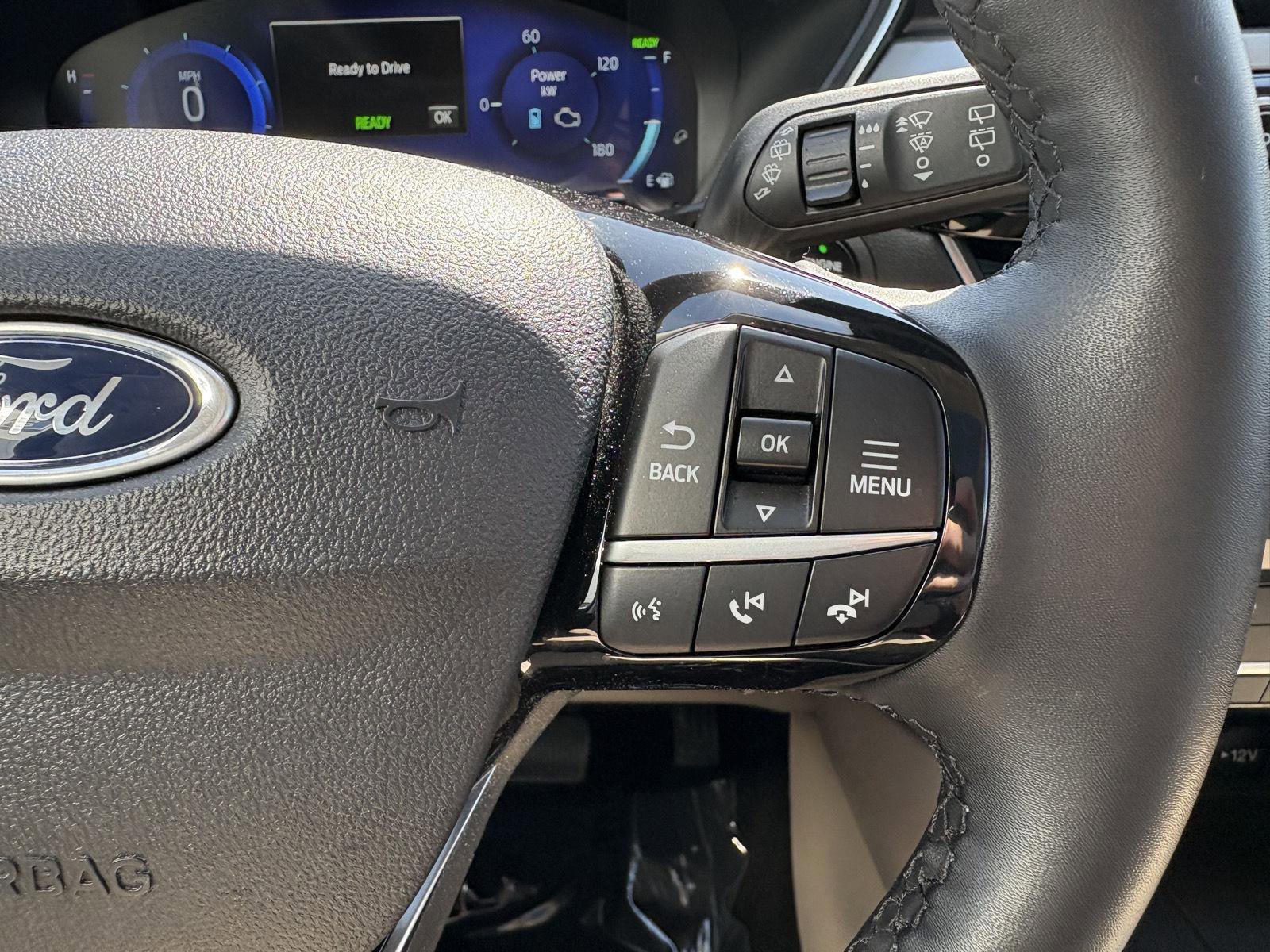 Used 2022 Ford Escape Titanium w/ Class II Trailer Tow Package image 11