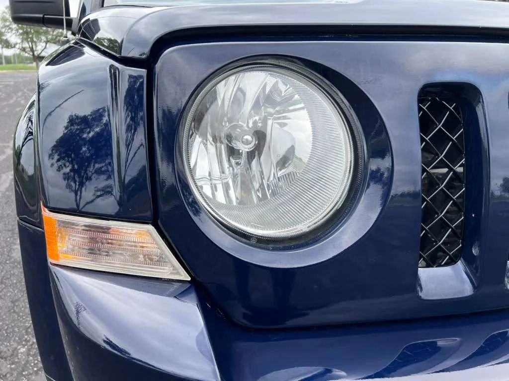 Used 2017 Jeep Patriot Latitude FWD image 10