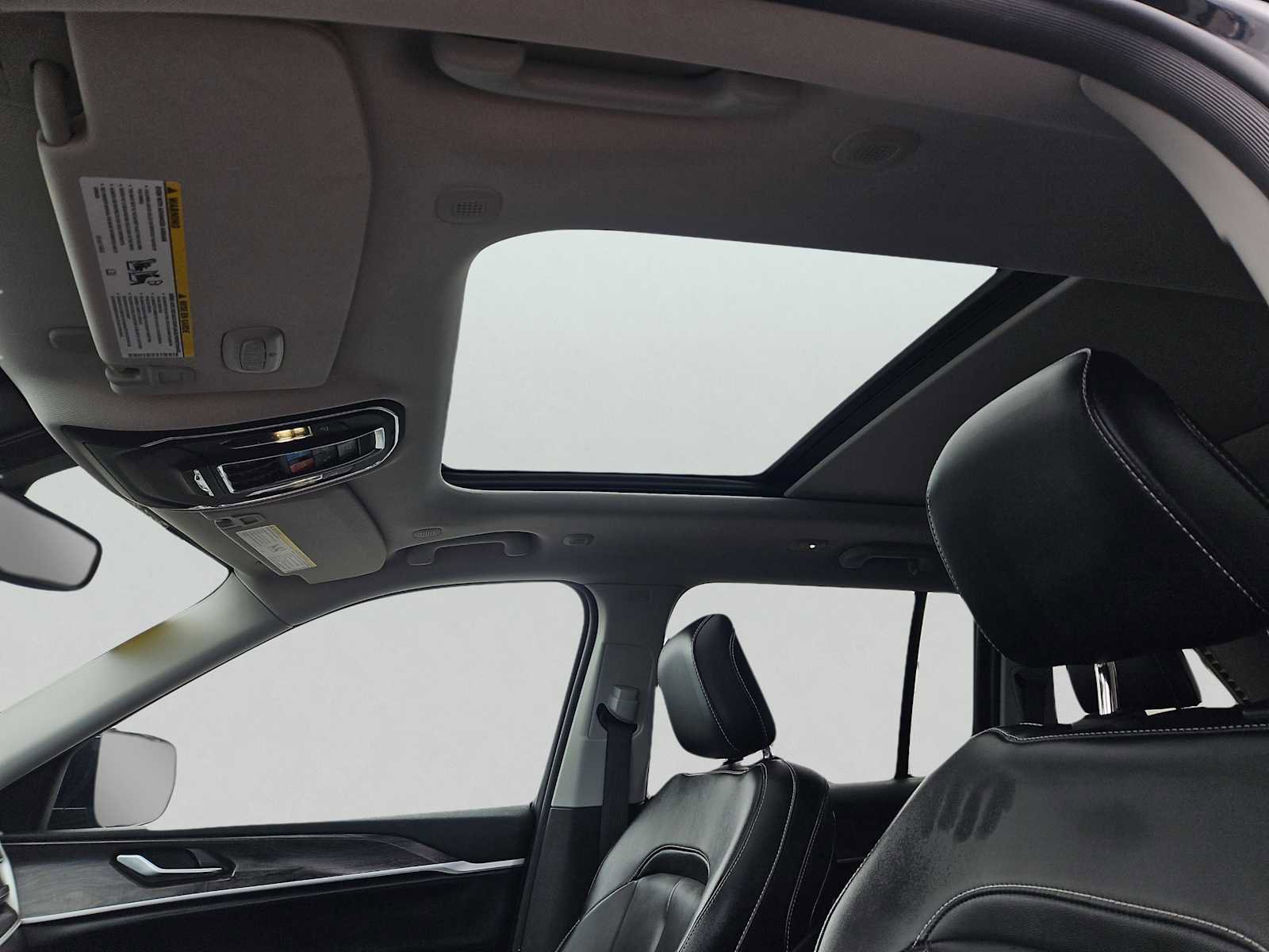 Used 2023 Jeep Grand Cherokee 4WD 4xe image 15