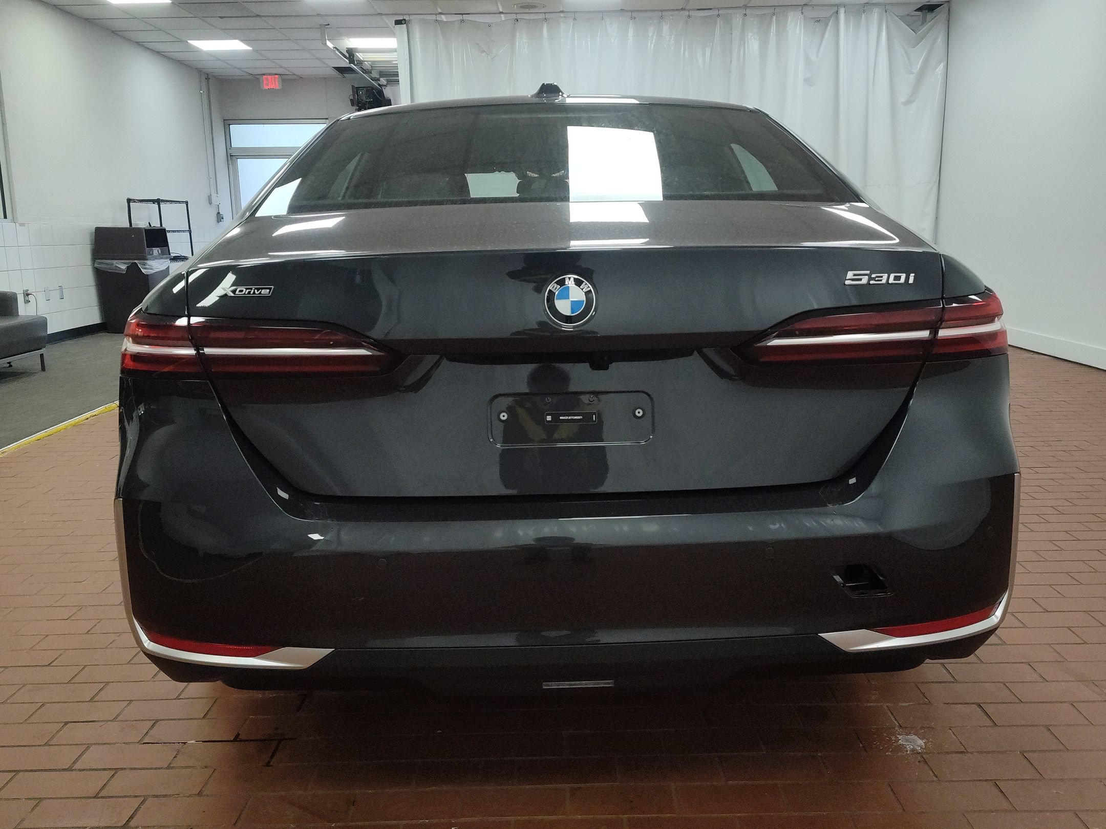 Used 2026 BMW 530i xDrive AWD/4WD image 9