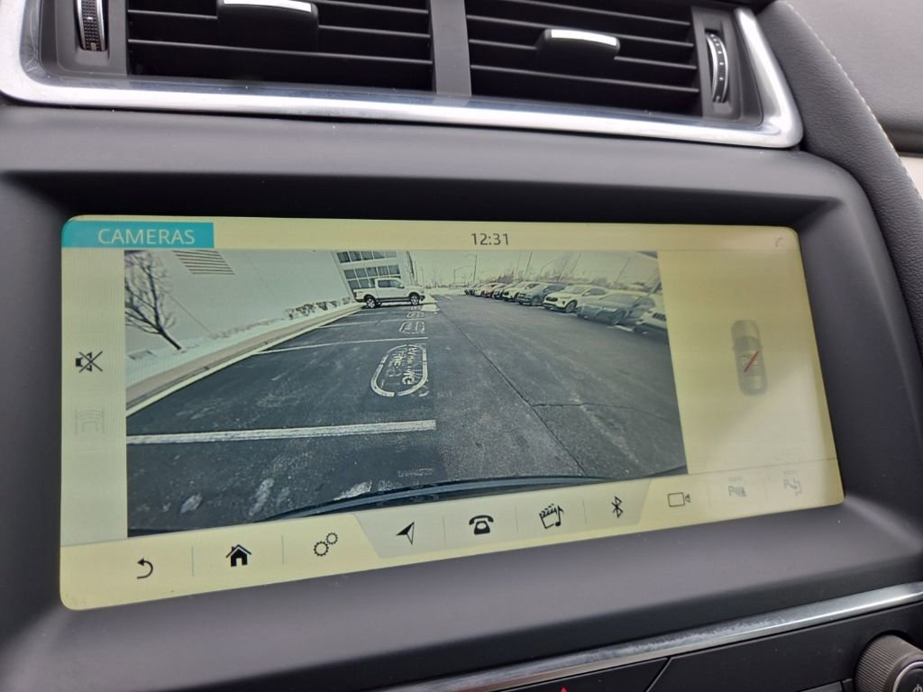 Used 2019 Jaguar E-PACE R-Dynamic SE image 48