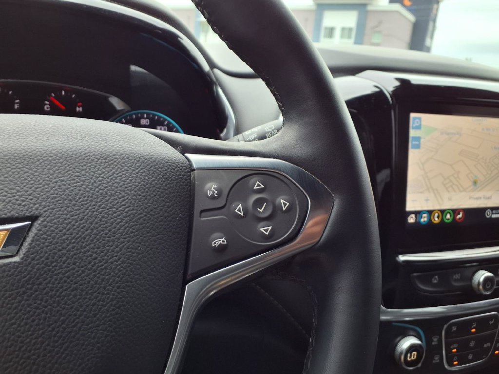 Used 2023 Chevrolet Traverse LT w/ LT Premium Package FWD image 9