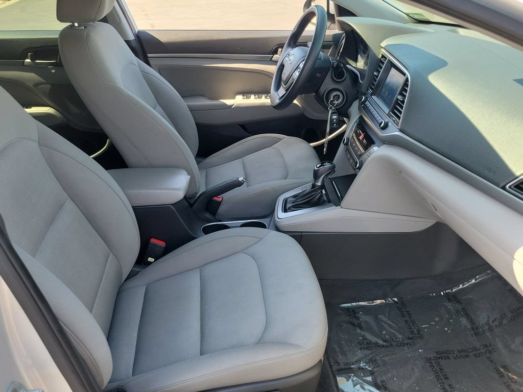 Used 2017 Hyundai Elantra SE FWD image 19
