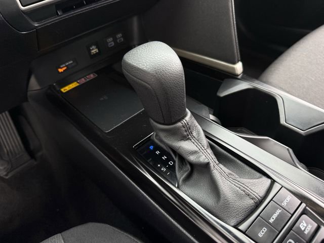 Used 2025 Toyota Camry LE image 20