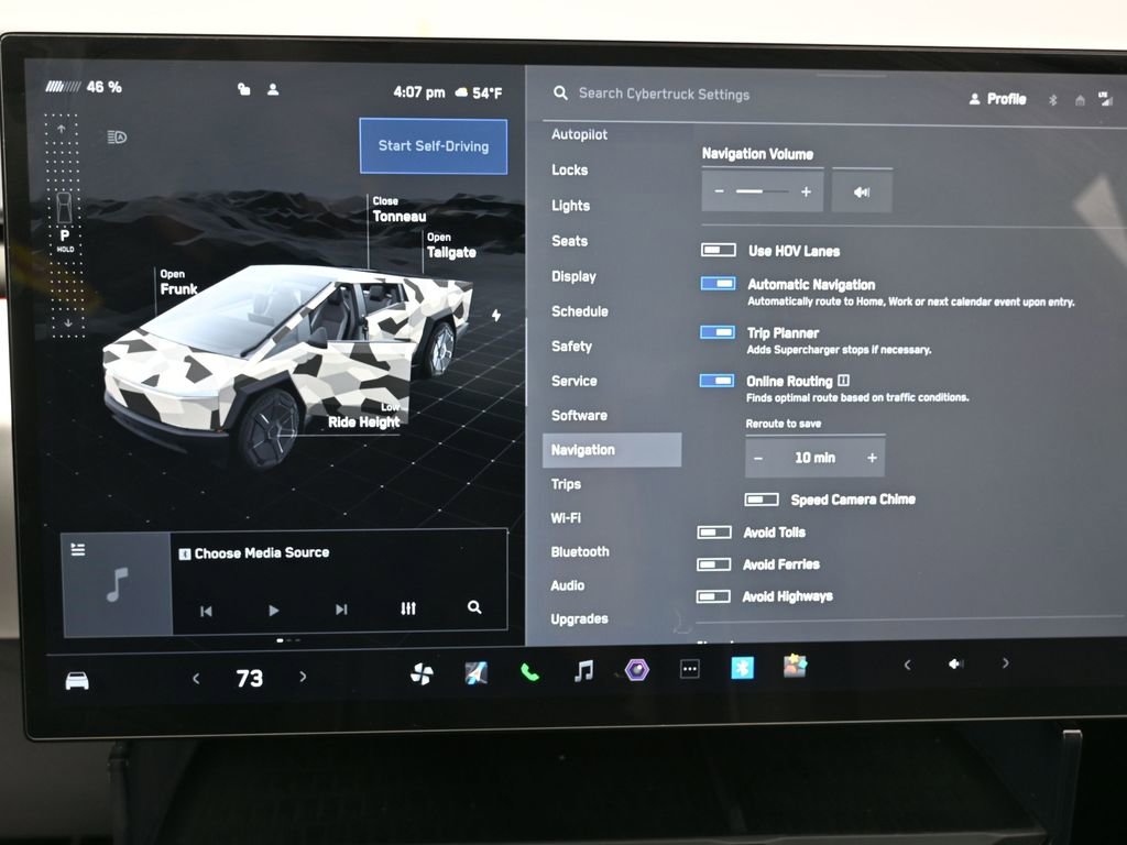 Used 2024 Tesla Cybertruck AWD Crew Cab image 30
