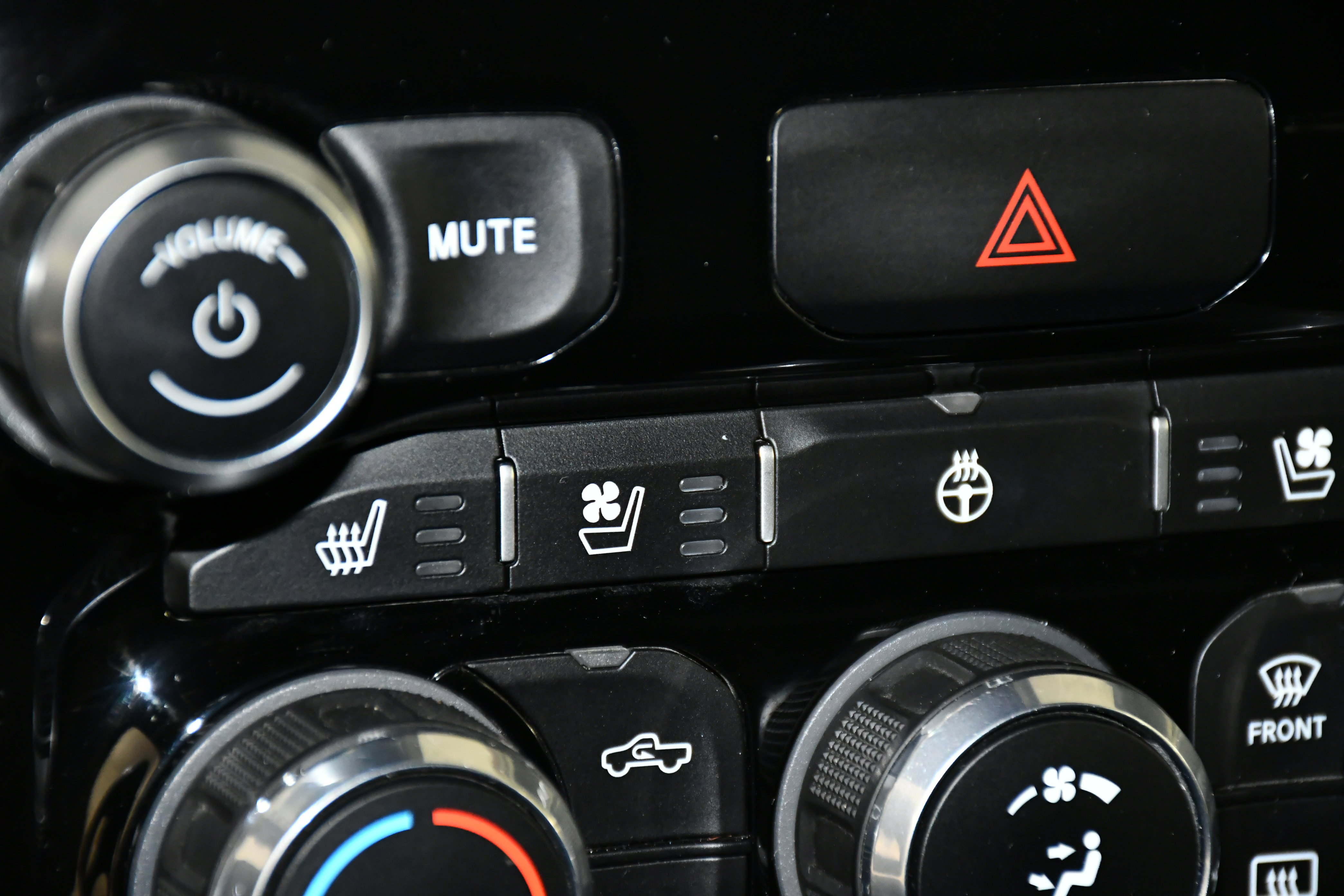 Used 2024 RAM 1500 Laramie image 31