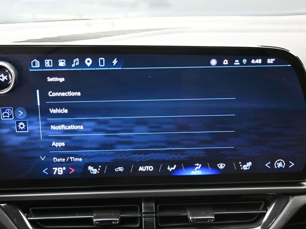 Used 2024 Chevrolet Equinox EV RS FWD image 26