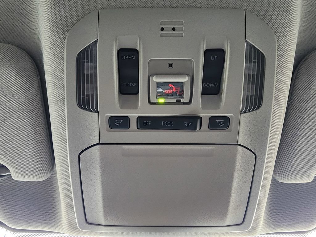 Used 2023 Toyota Highlander XLE image 24