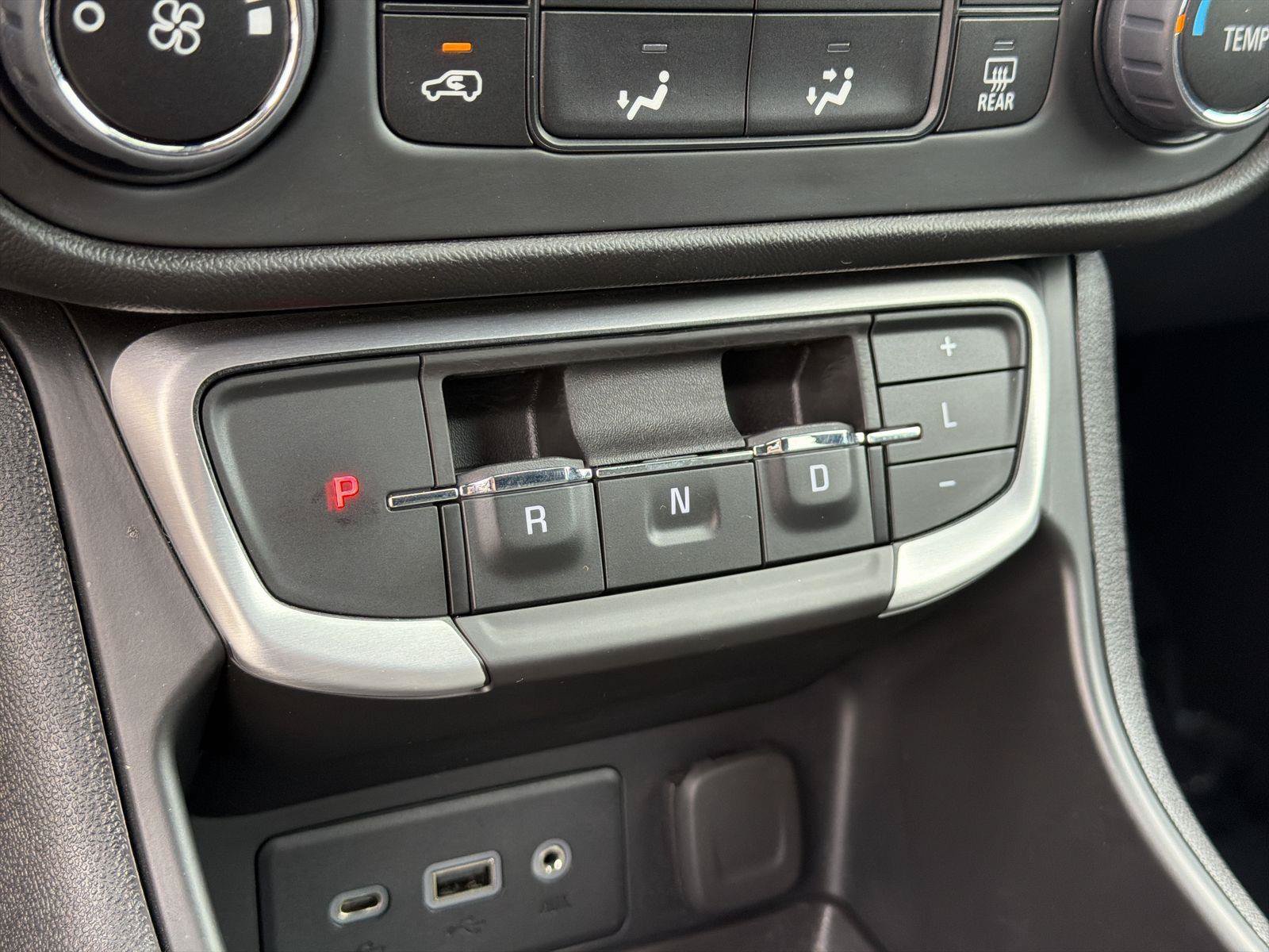 Used 2023 GMC Terrain SLE FWD image 14