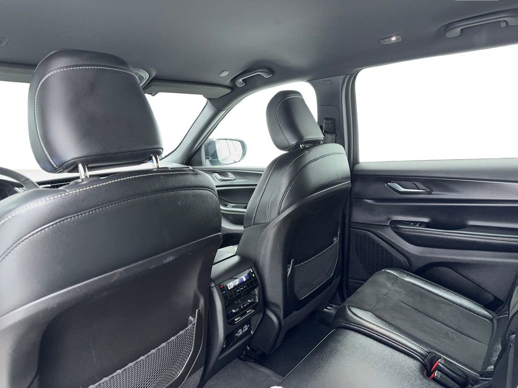 Used 2023 Jeep Grand Cherokee L Laredo AWD/4WD image 42