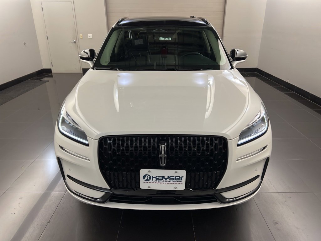 Used 2026 Lincoln Corsair Premiere image 2