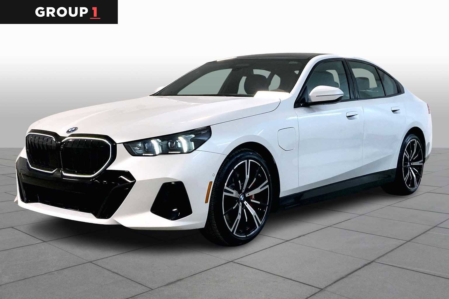 New 2026 BMW 550e xDrive w/ Executive Package AWD/4WD image 1