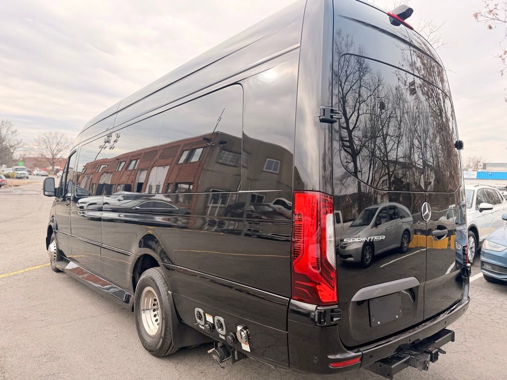 Used 2020 Mercedes-Benz Sprinter 3500 image 4