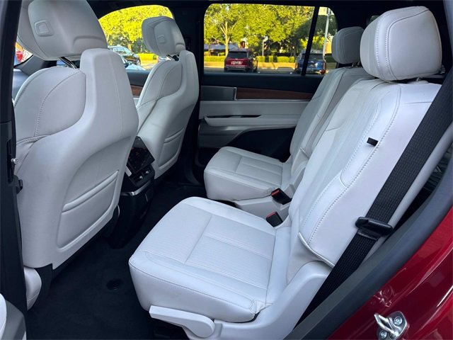 New 2026 Cadillac Vistiq Sport w/ LPO, Floor Liner Package image 12