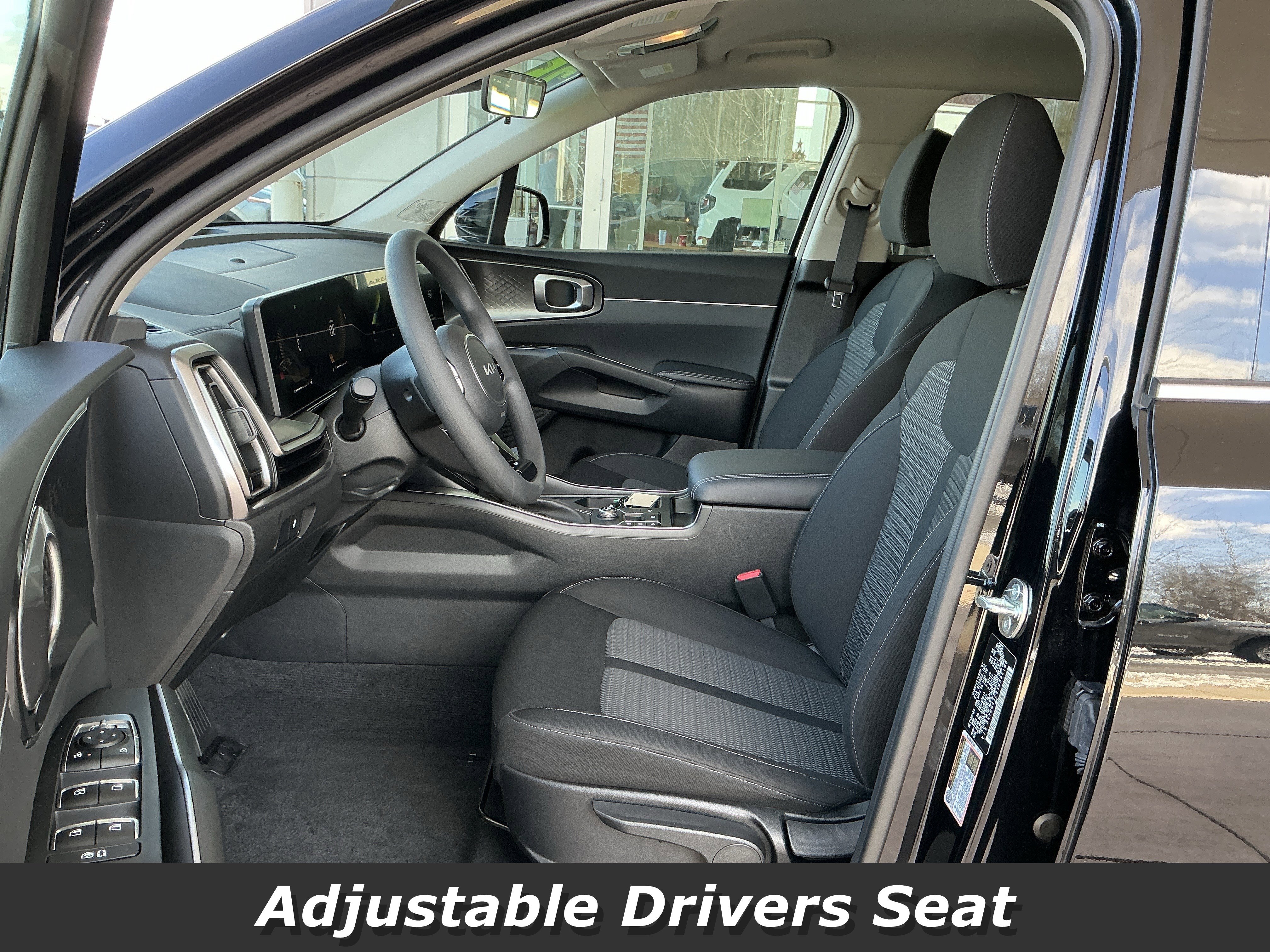 Used 2025 Kia Sorento LX image 7