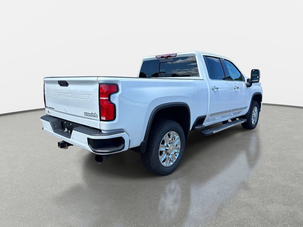 Used 2024 Chevrolet Silverado 3500 High Country w/ Technology Package AWD/4WD image 4