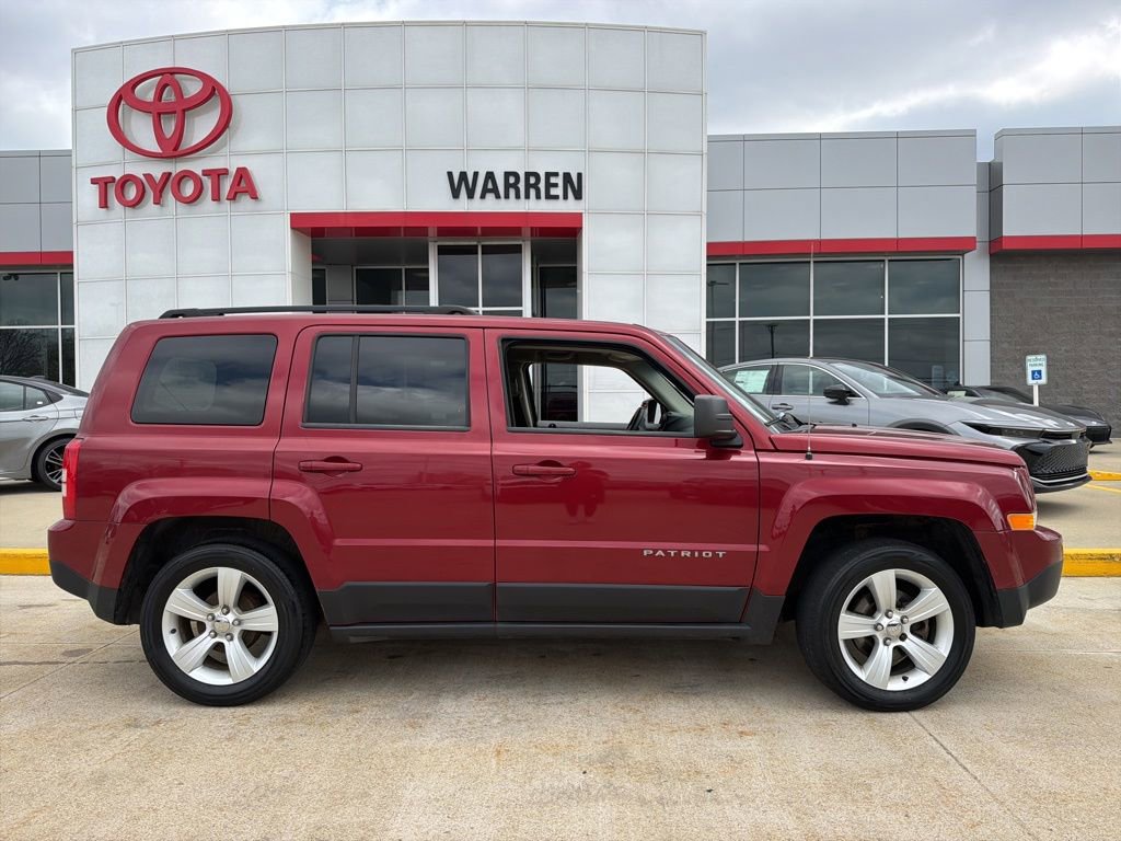 Used 2014 Jeep Patriot Latitude FWD image 3