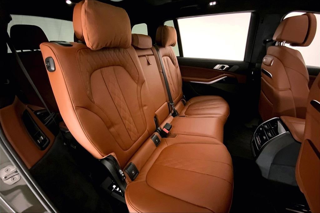 Certified 2025 BMW X7 M60i image 15