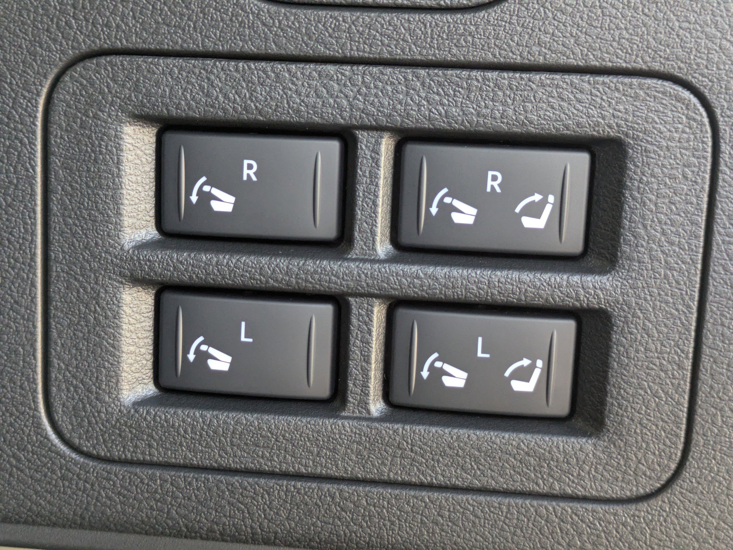 New 2026 Nissan Armada Platinum image 14