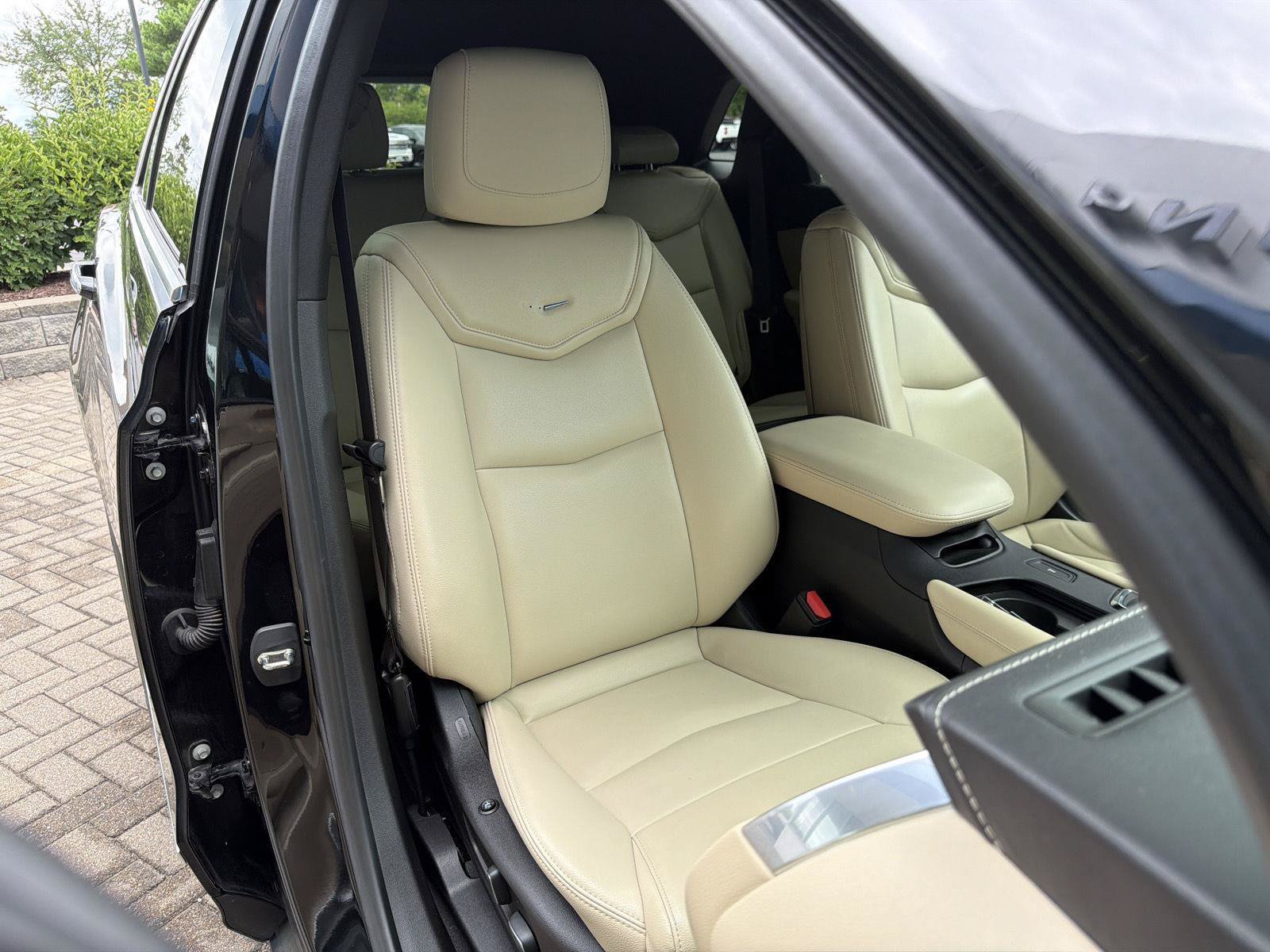 Used 2019 Cadillac XT5 FWD image 32