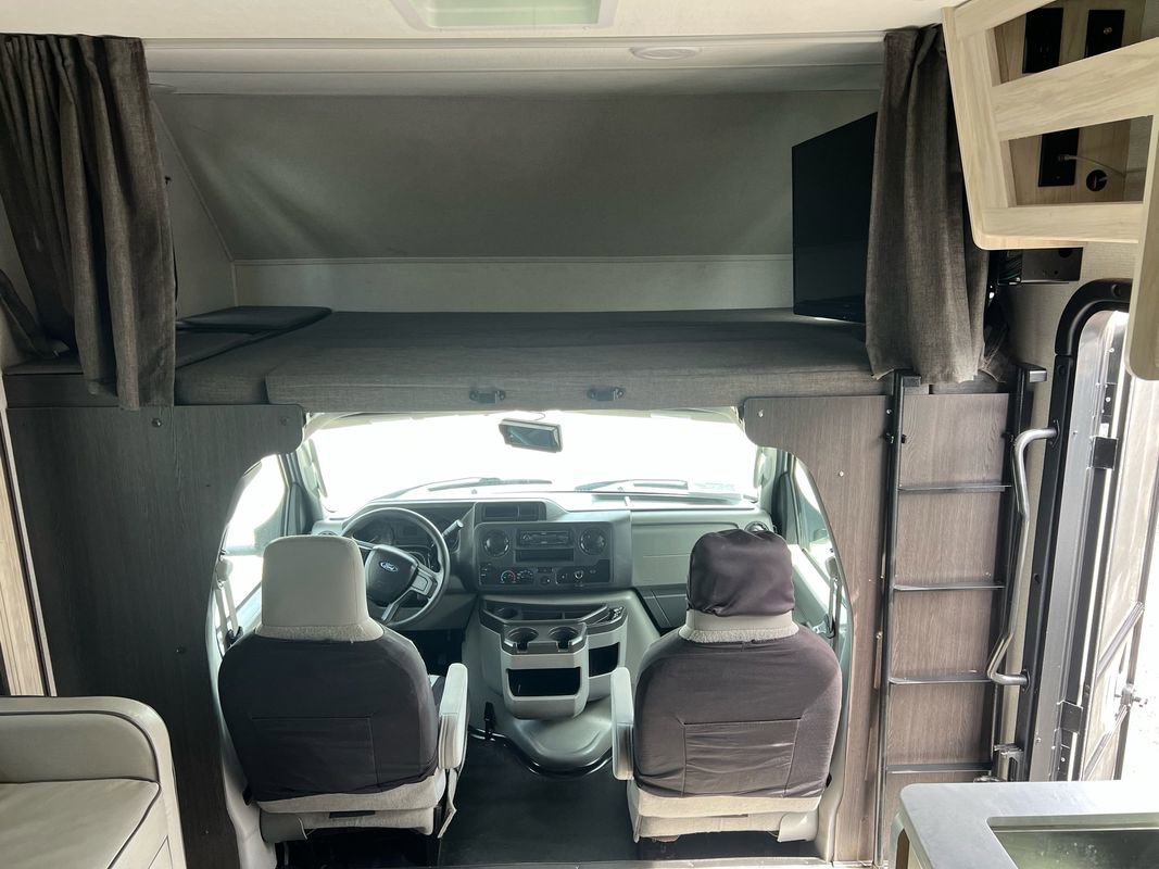 Used 2022 Ford E-450 and Econoline 450 Super Duty w/ Motorhome Prep Package image 14