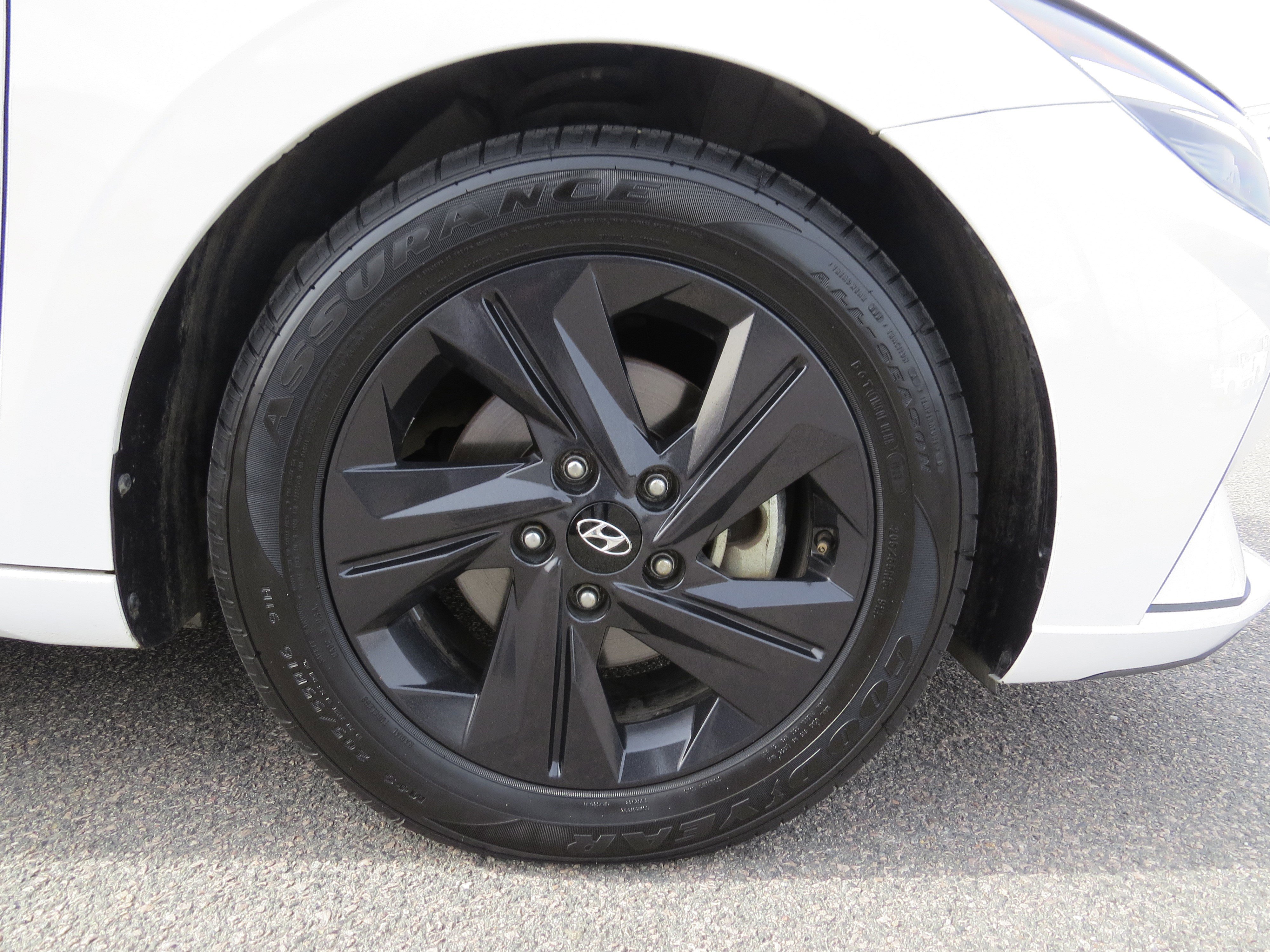 Used 2023 Hyundai Elantra SEL image 10